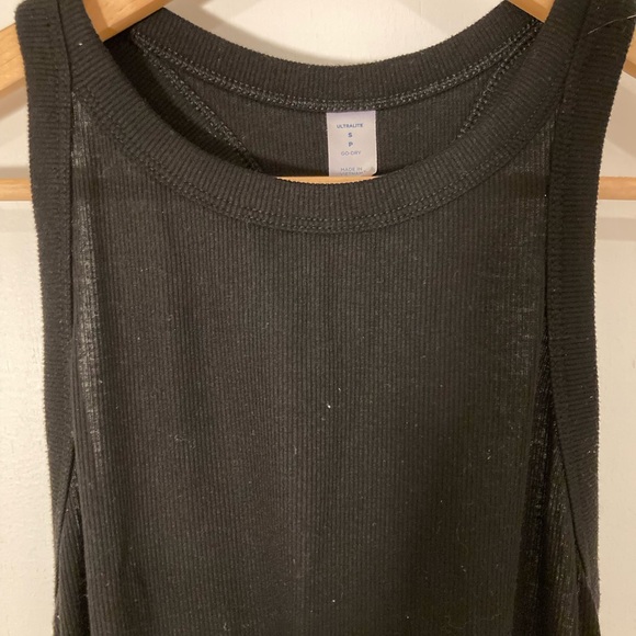 Basic Black Tank Top - Picture 3 of 4